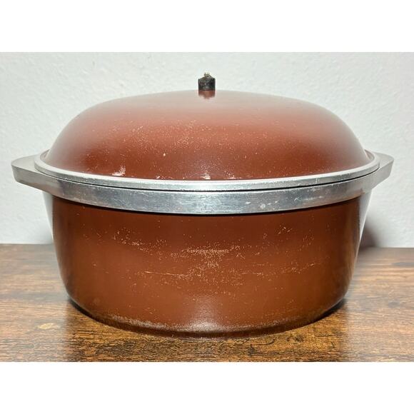 Vintage 1970s Club Cast Aluminum Brown Dutch Oven 4 Qt - Picture 8 of 14